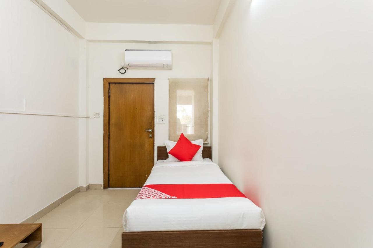 Capital O 47403 Hotel Manjeet Bhopal Ngoại thất bức ảnh